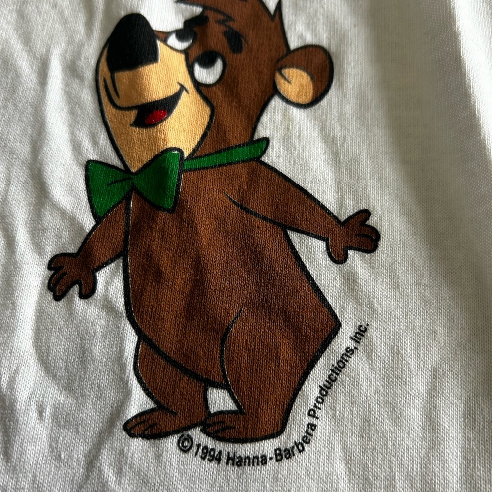White vintage t-shirt from 1994 paramount parks good condition no stains
